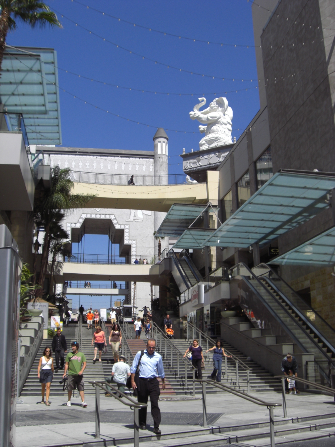 Kodak Theatre Shopping Centre 2